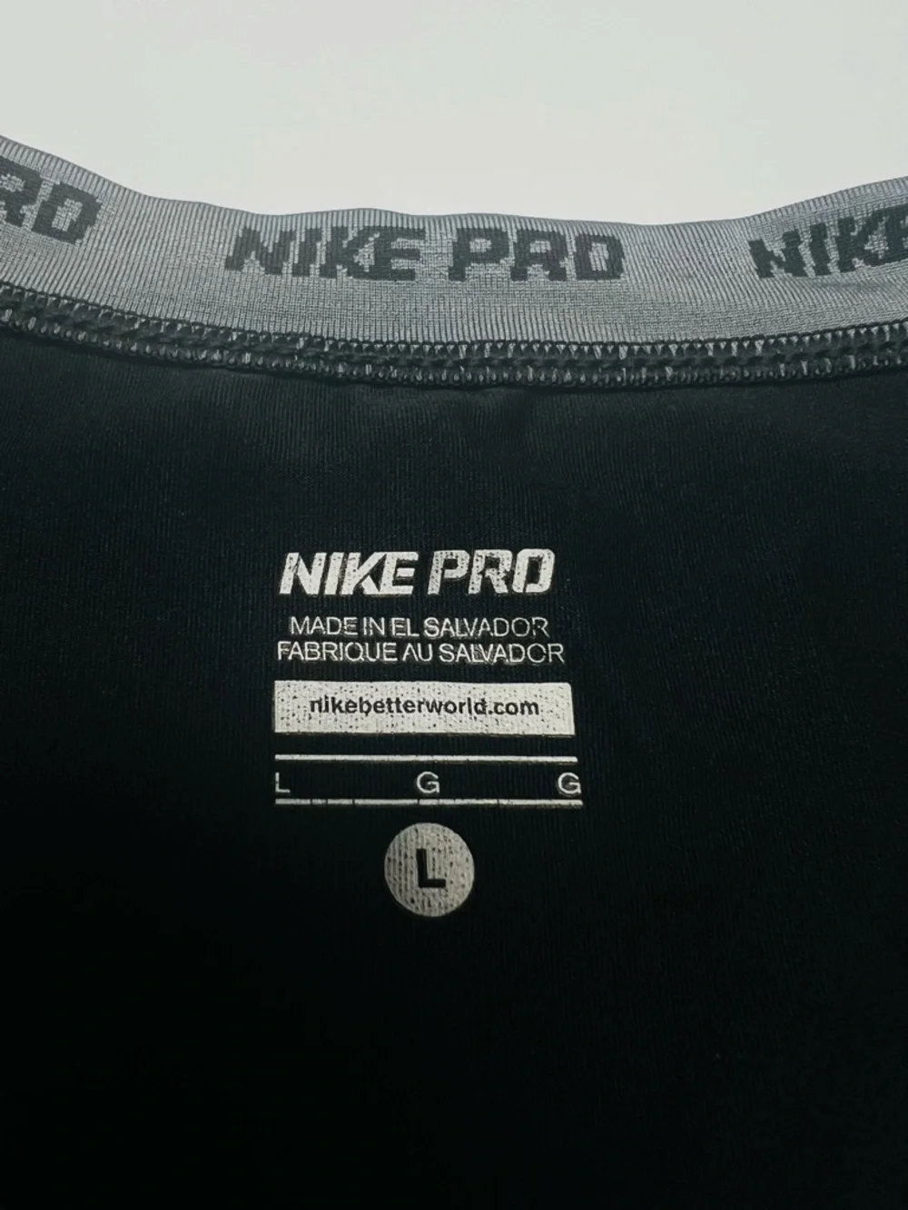 NIKE PRO Dri-Fit Black Short Sleeve V-Neck Athletic‎ Top Women’s Size Large Gym